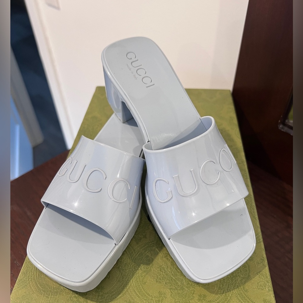 Authentic Gucci Women's Light Gray Mules